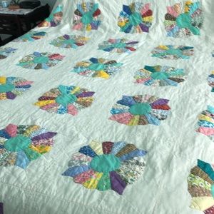 American 1940-1960 Quilt Dresden Plate Collectible